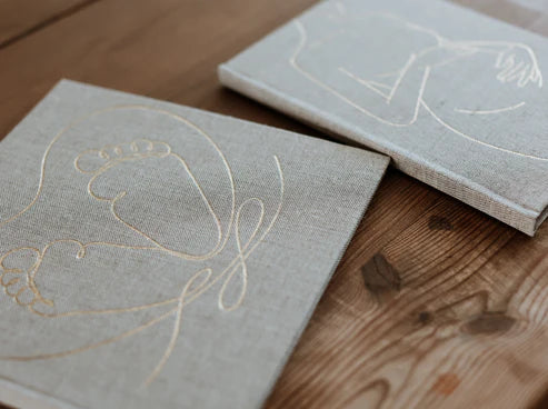 Set 2 în 1 pentru viitoarele mămici: Jurnal de Sarcină și Cartea Bebelușului